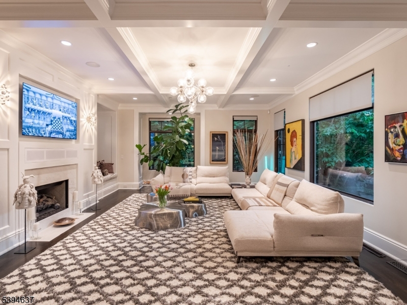 7 & 11 Stokes Farm Rd