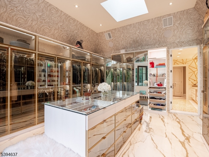 7 & 11 Stokes Farm Rd