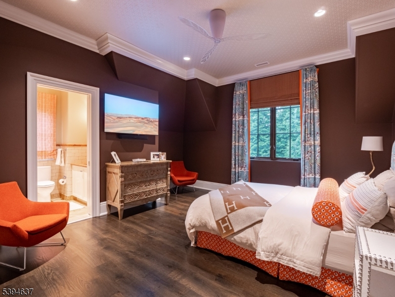 7 & 11 Stokes Farm Rd