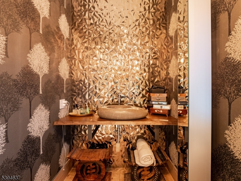 7 & 11 Stokes Farm Rd