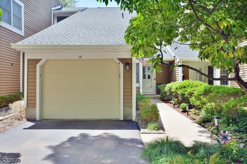 13 Eton Ct