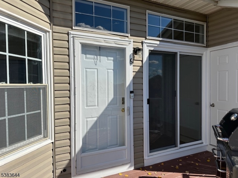 6 Ray Court