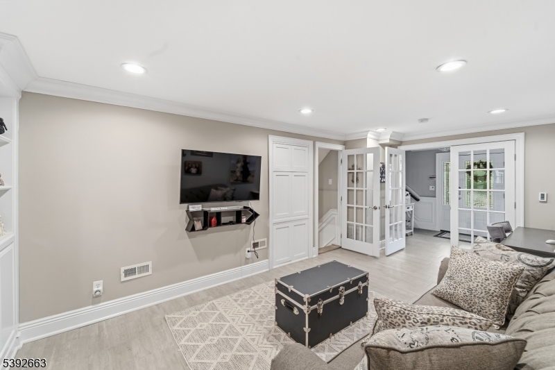 854 Cambridge Rd