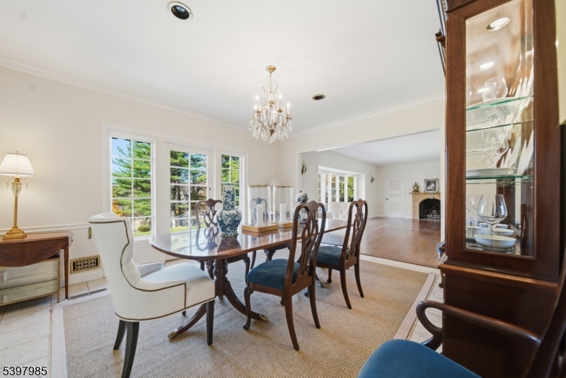 18 Pepperidge Tree Ter