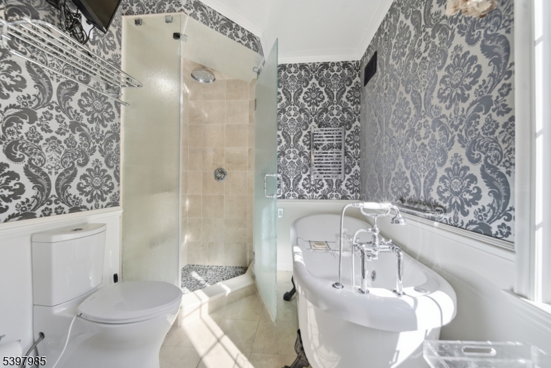 18 Pepperidge Tree Ter