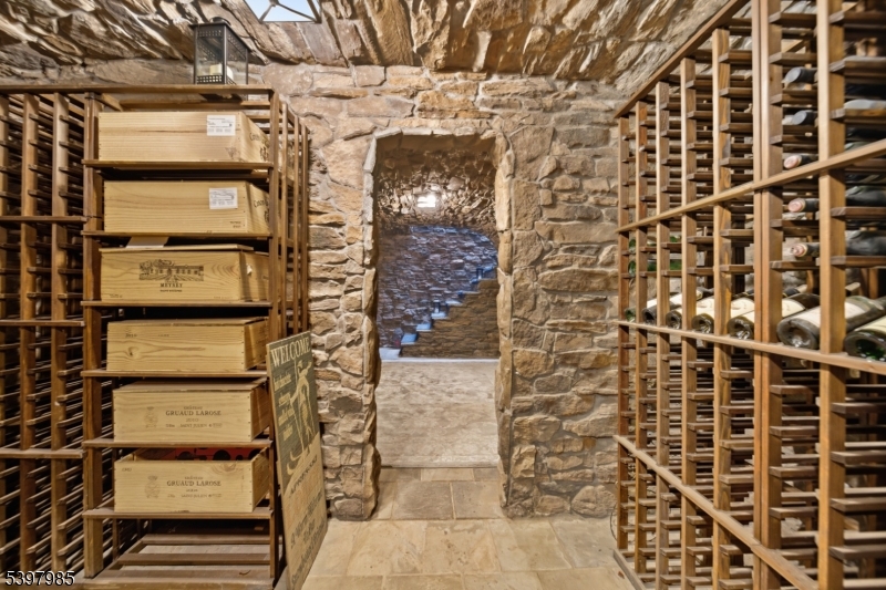 18 Pepperidge Tree Ter