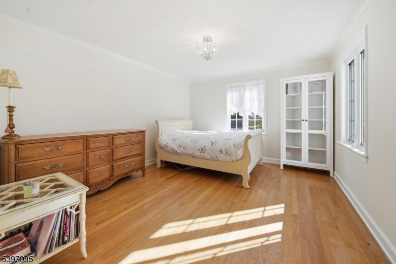 18 Pepperidge Tree Ter