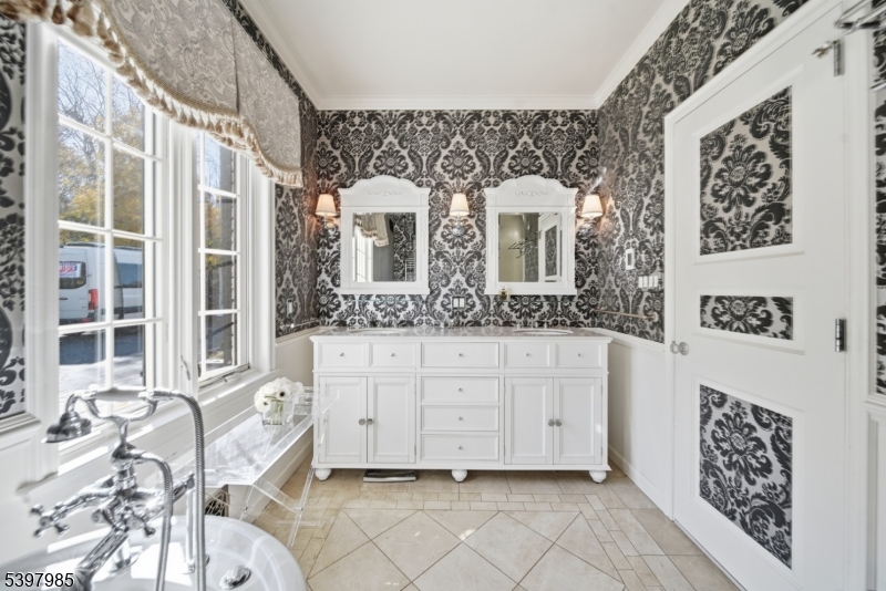 18 Pepperidge Tree Ter