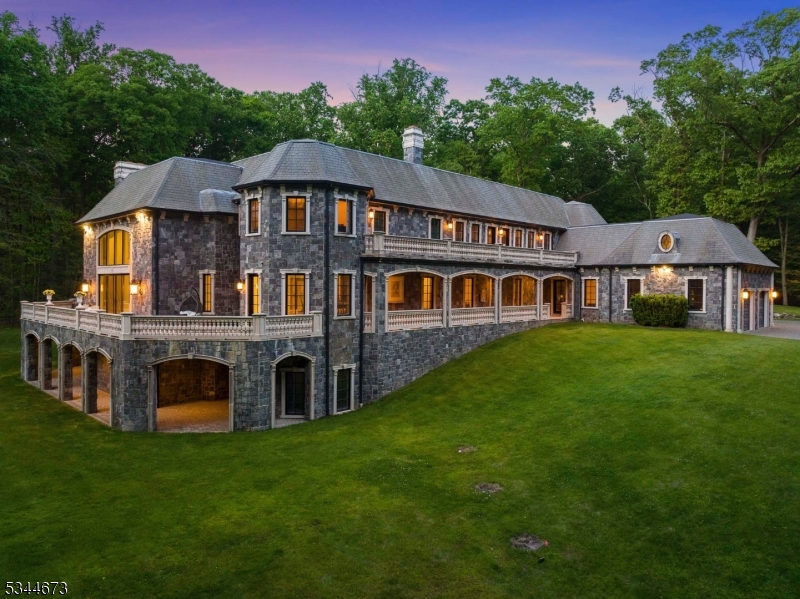 105 Chestnut Ridge Rd