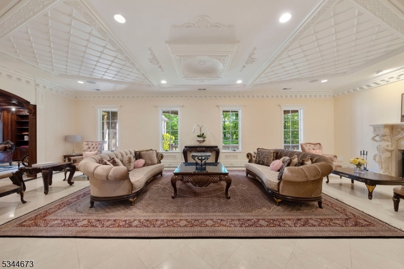 105 Chestnut Ridge Rd