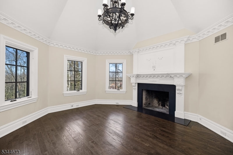 105 Chestnut Ridge Rd