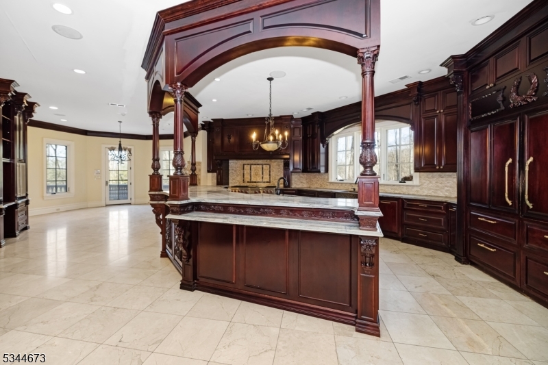 105 Chestnut Ridge Rd