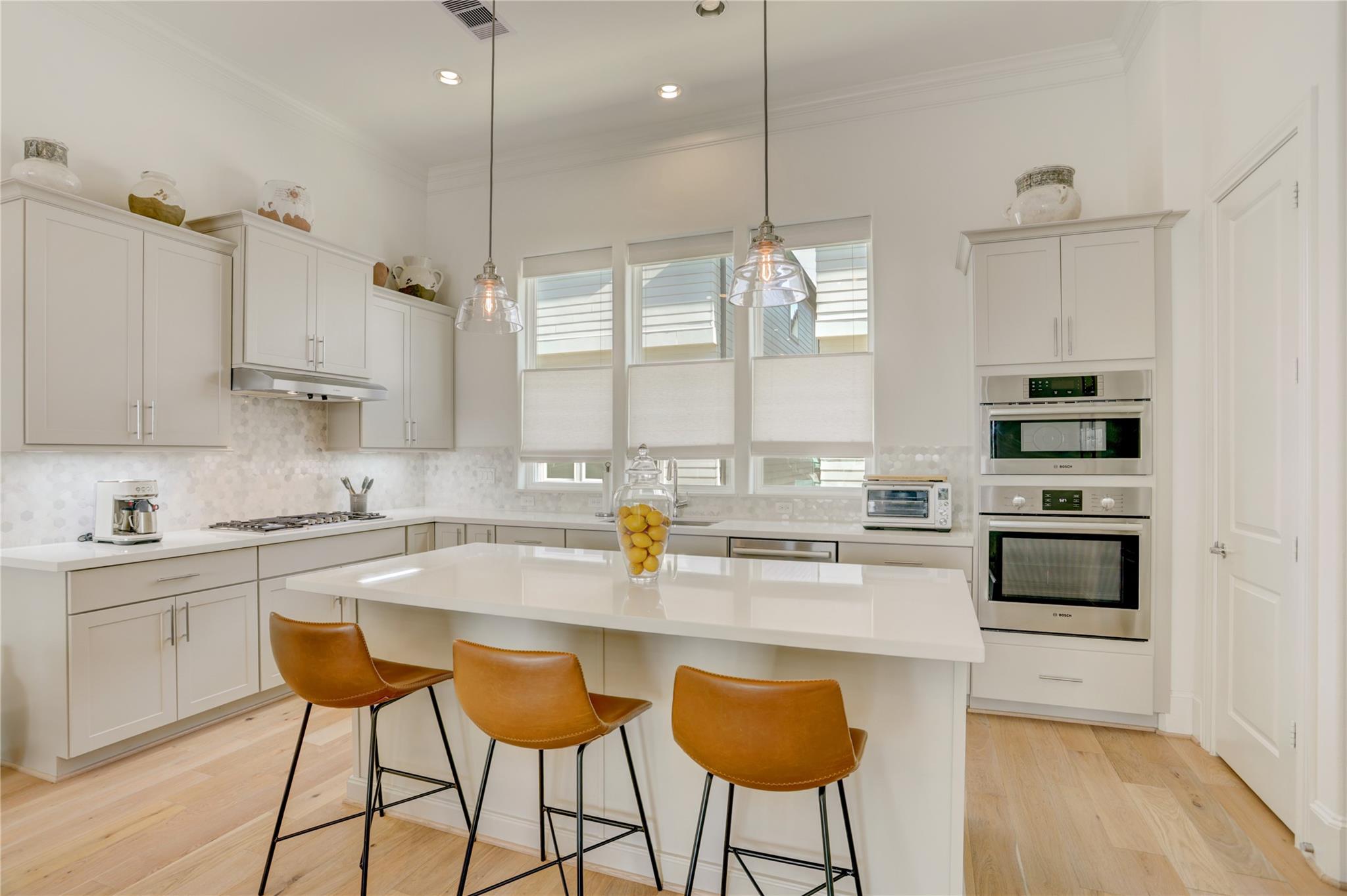 3317 W 11th Street