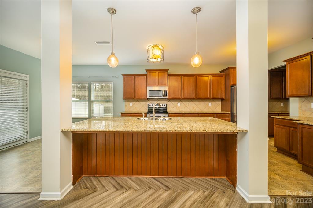 3104 Lemongrass Lane