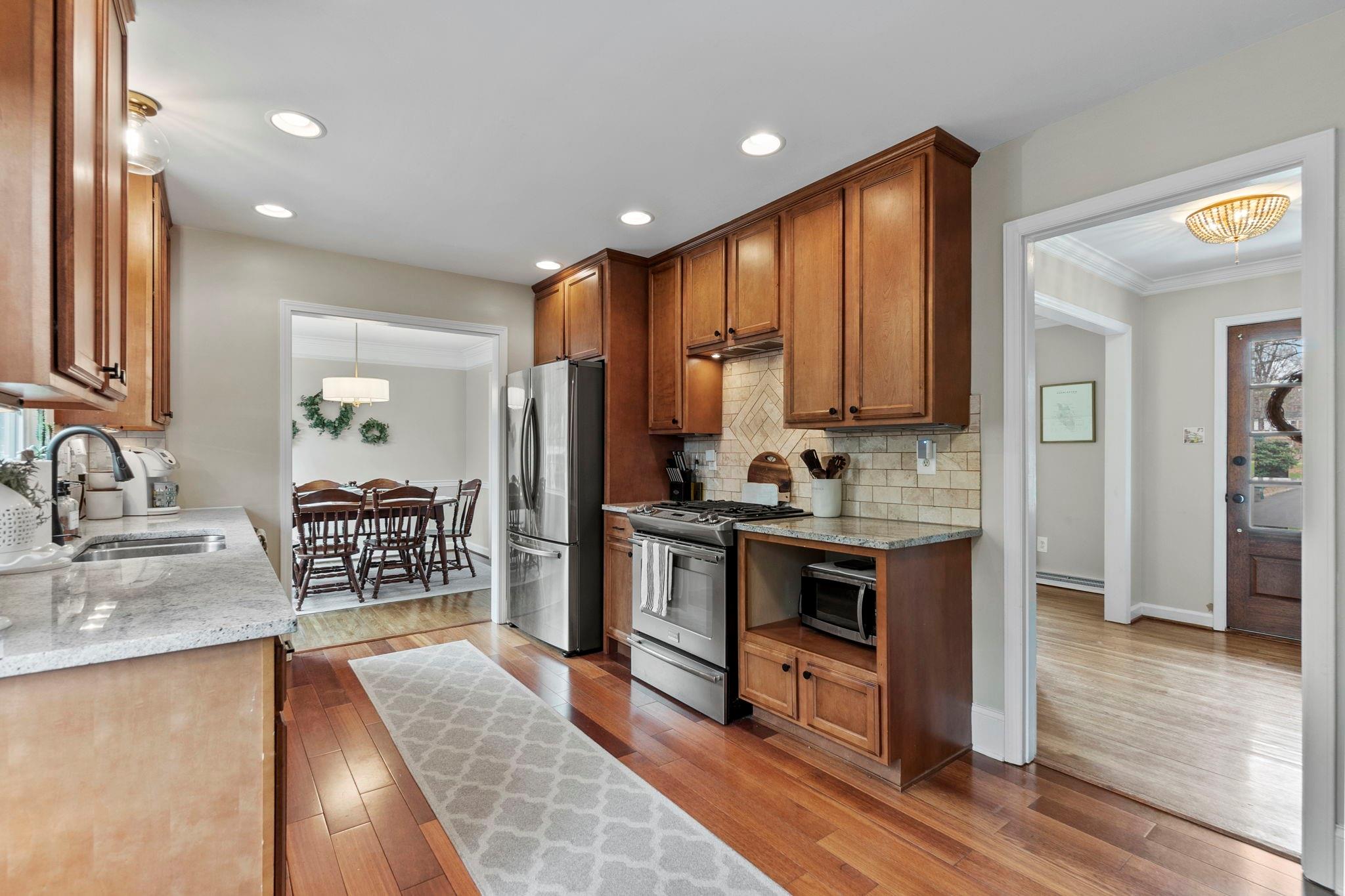 3908 Riverbend Road