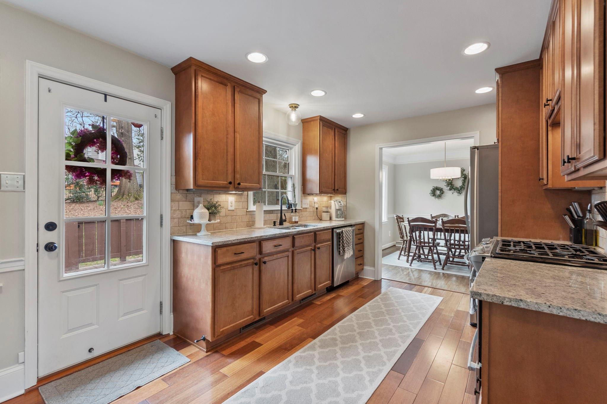 3908 Riverbend Road