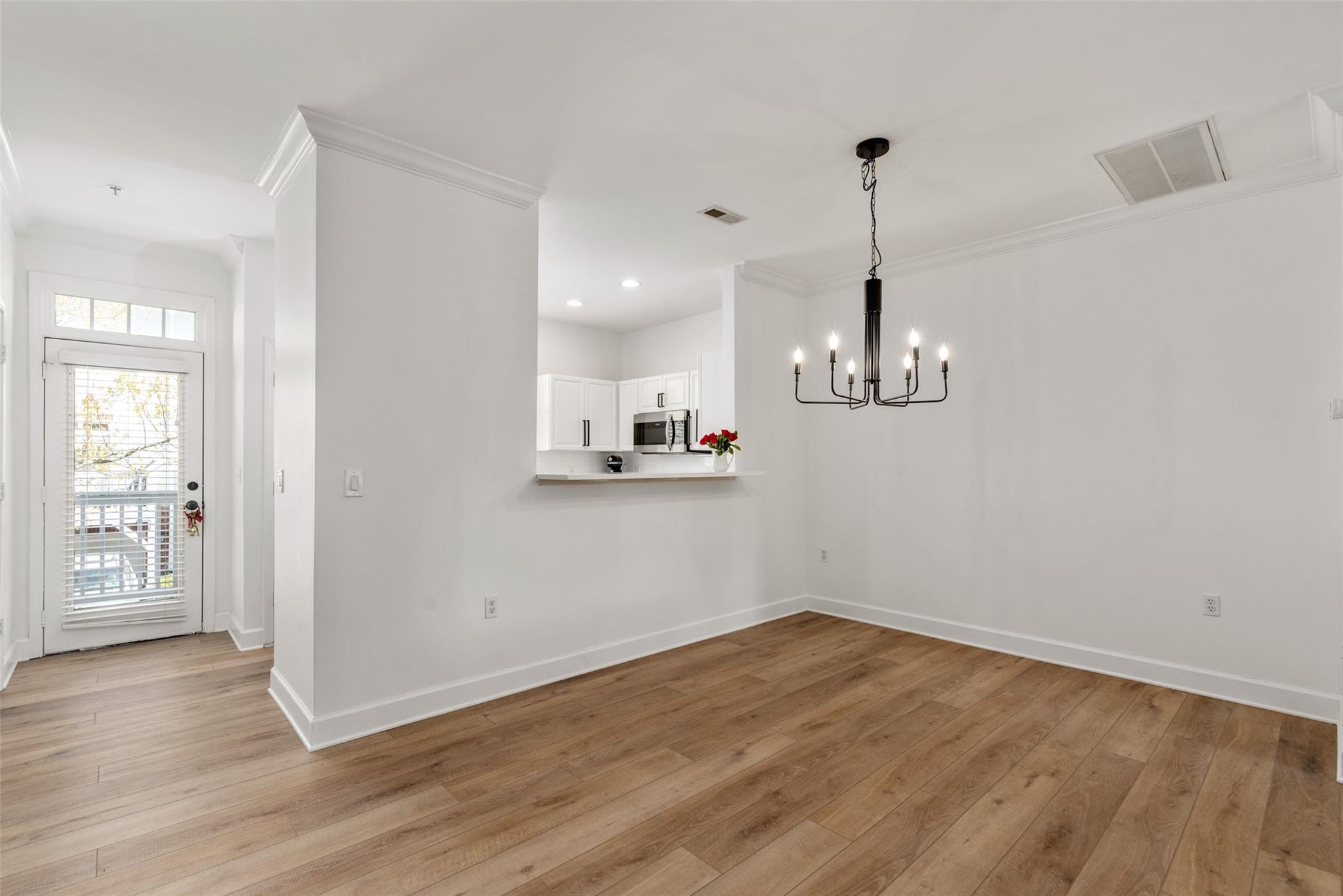 14230 Richmond Park Avenue