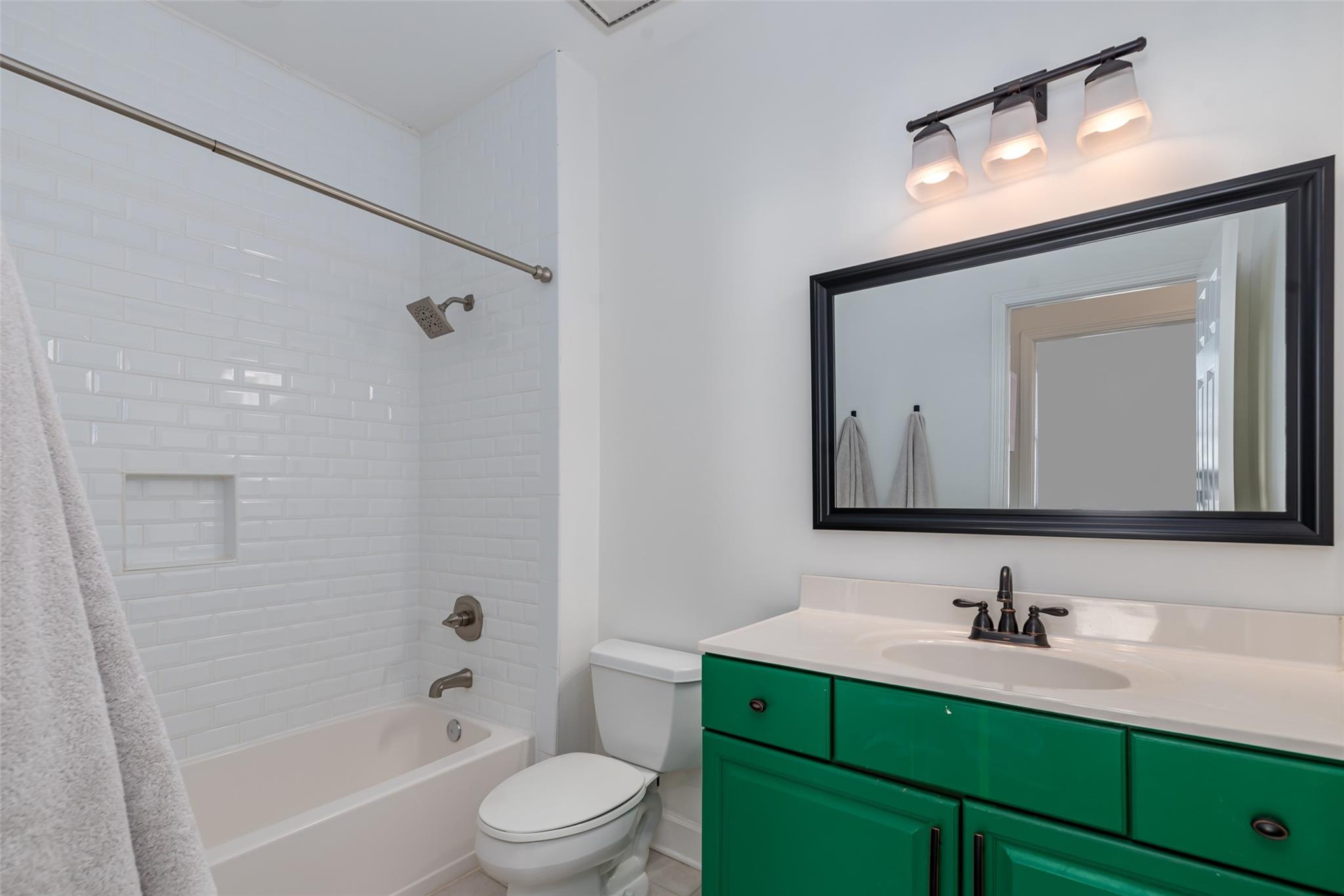 14230 Richmond Park Avenue