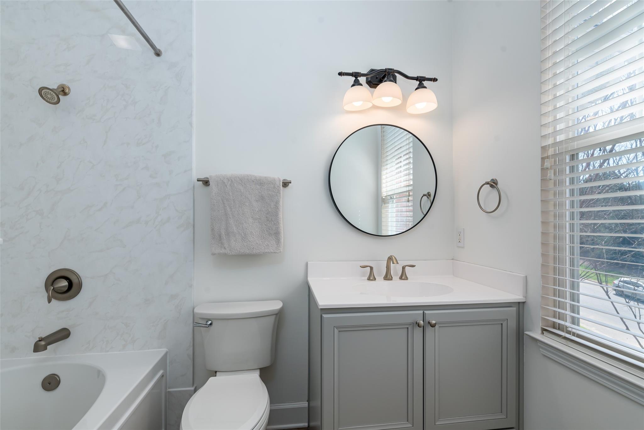 14230 Richmond Park Avenue