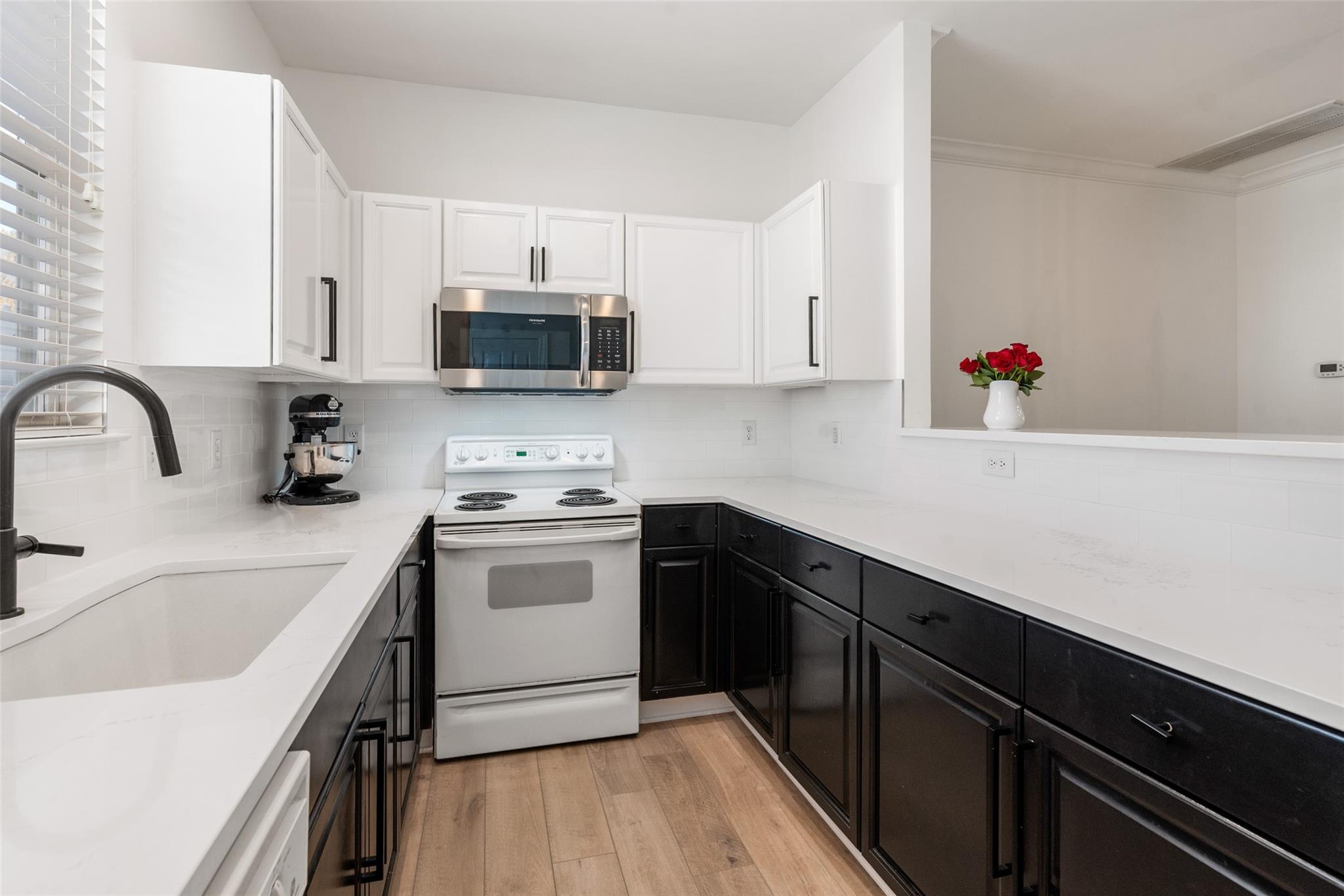 14230 Richmond Park Avenue