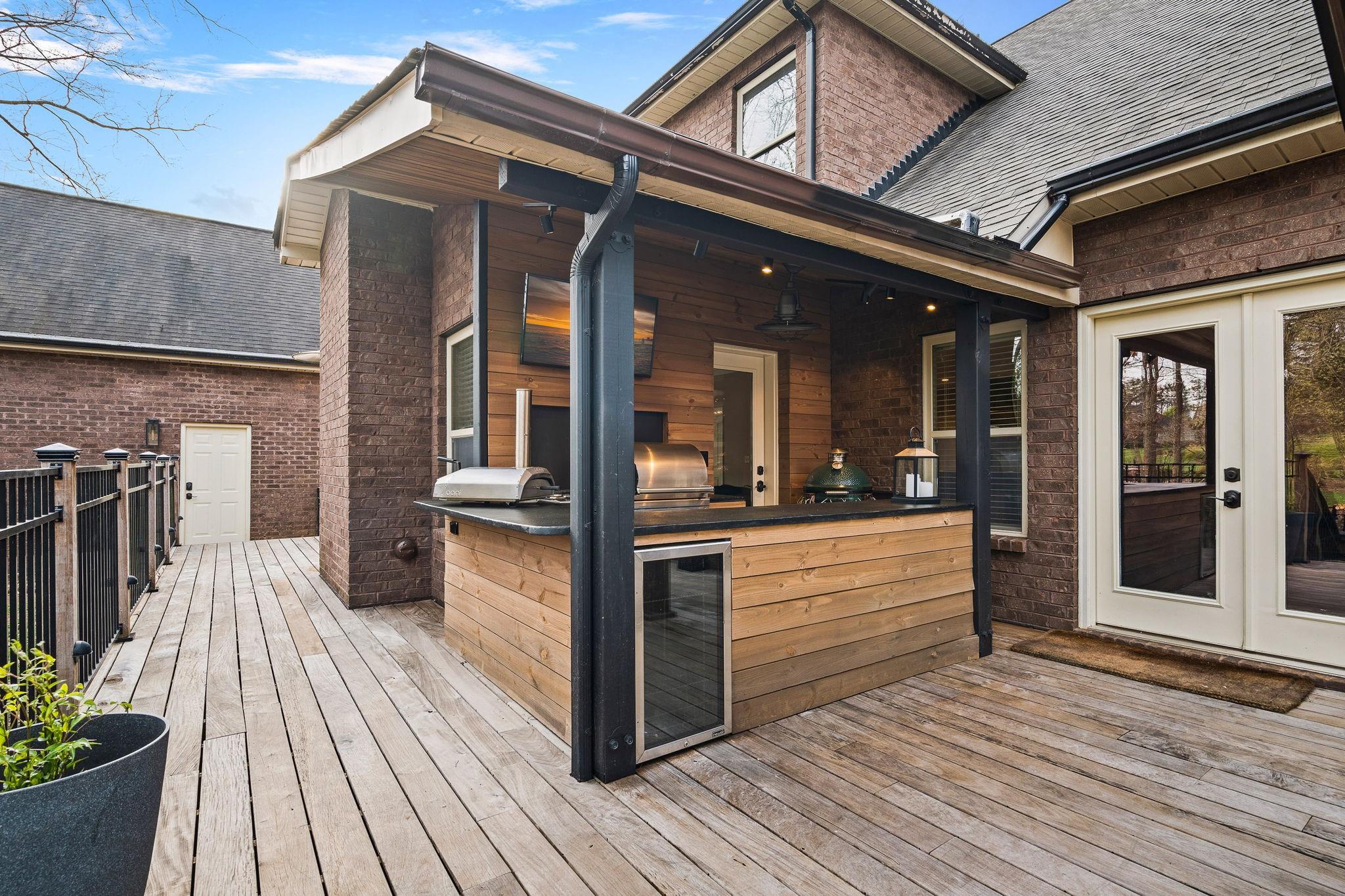 1070 Ridgeview Court