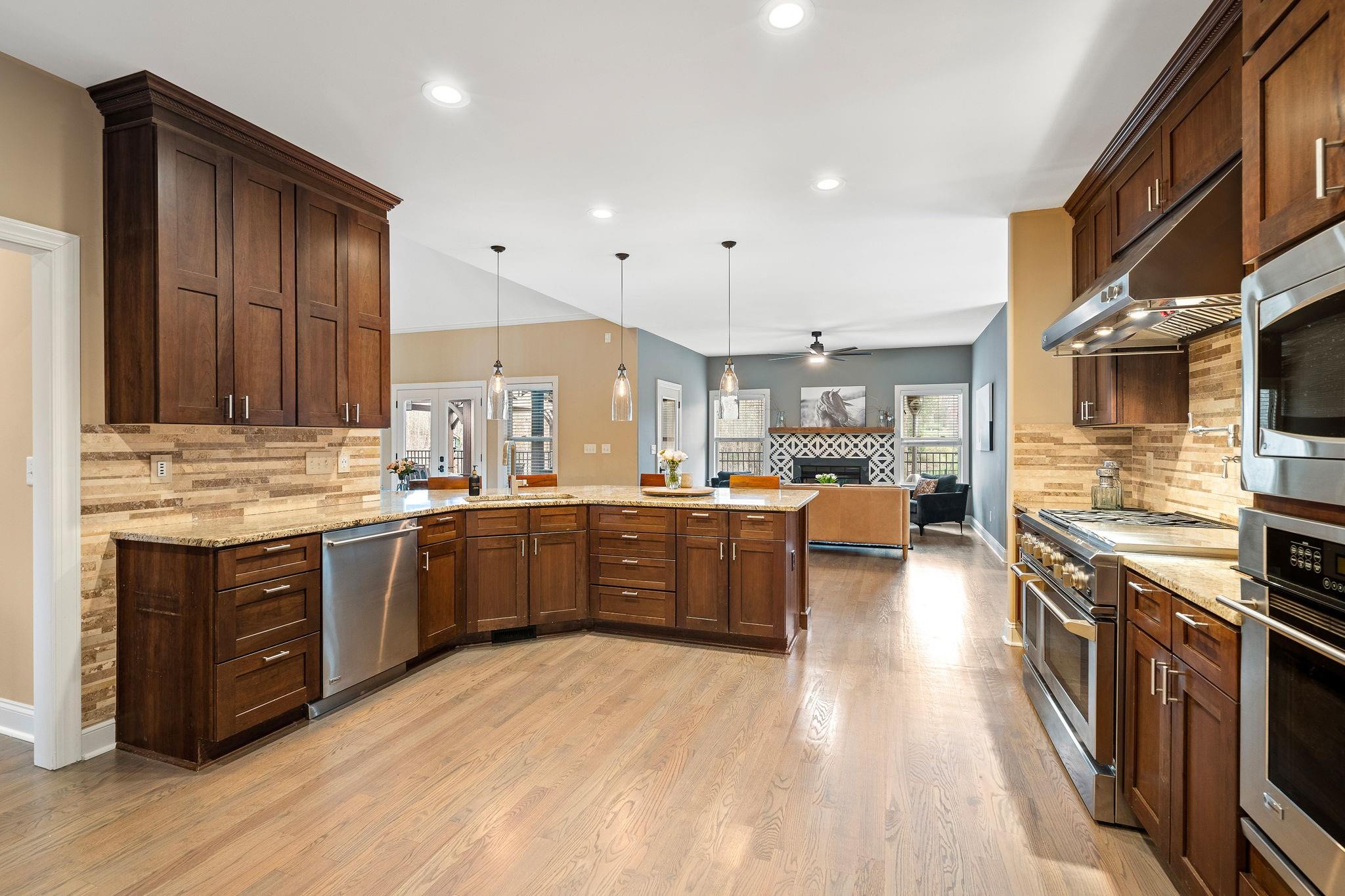 1070 Ridgeview Court