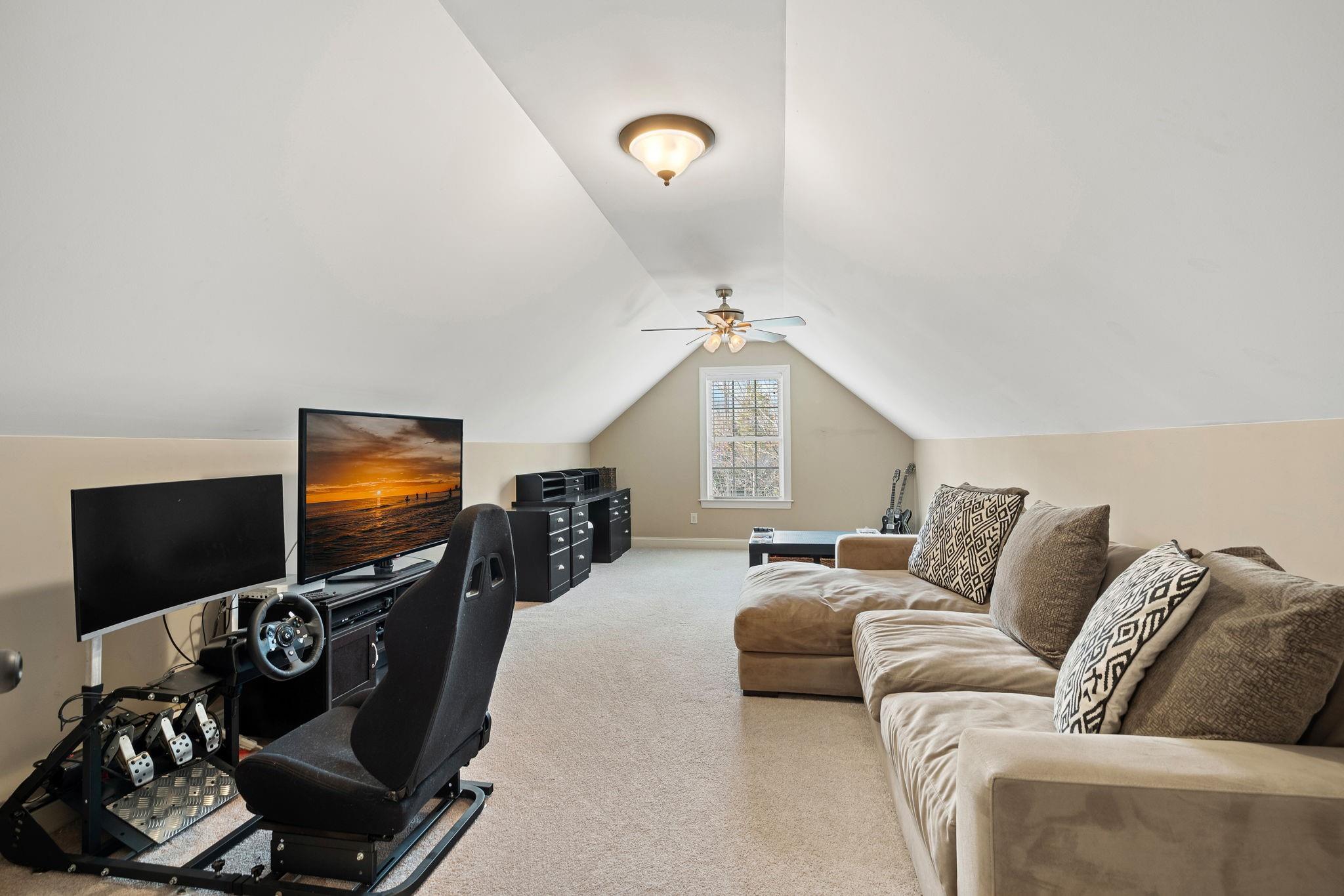 1070 Ridgeview Court