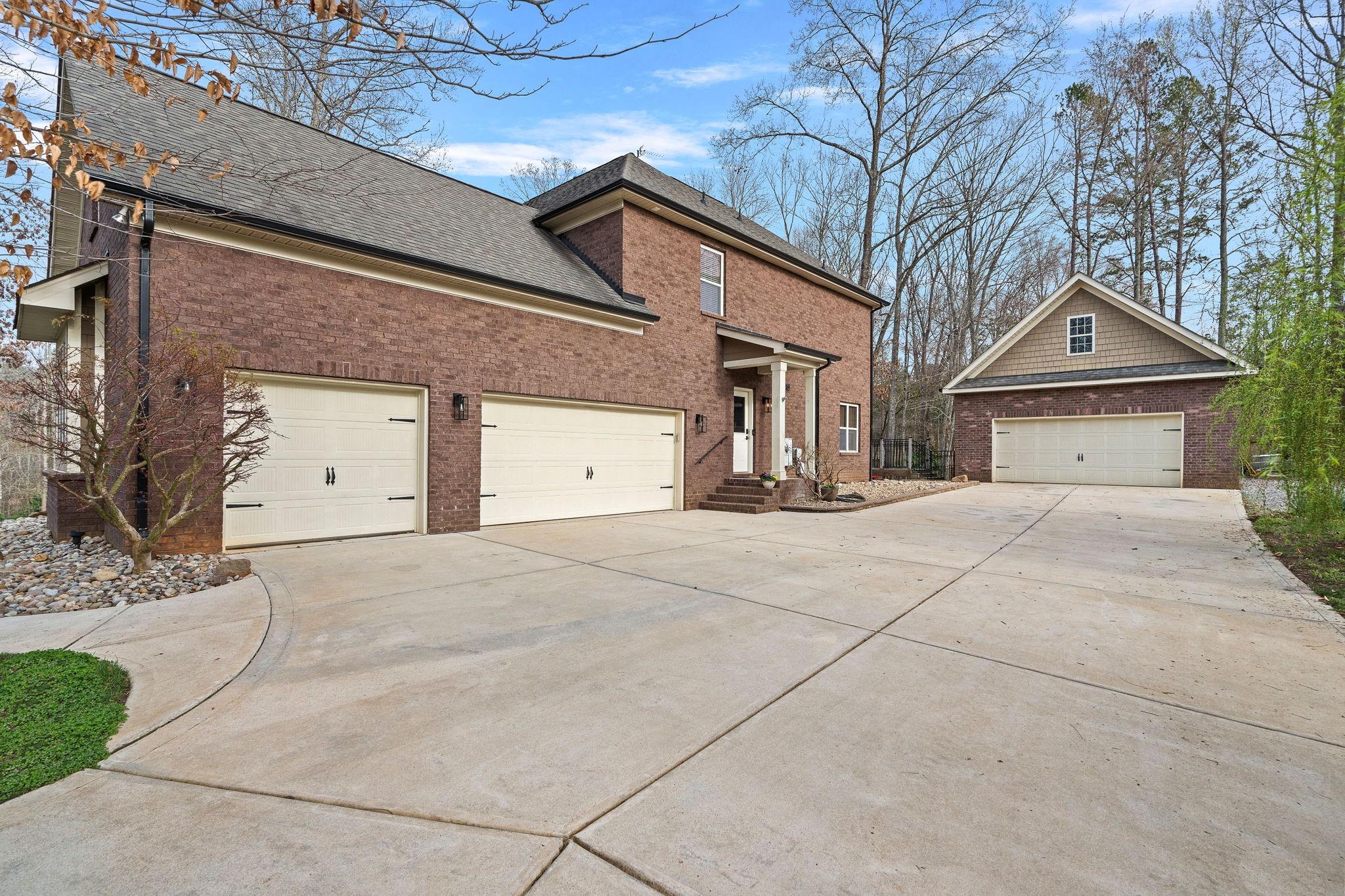 1070 Ridgeview Court