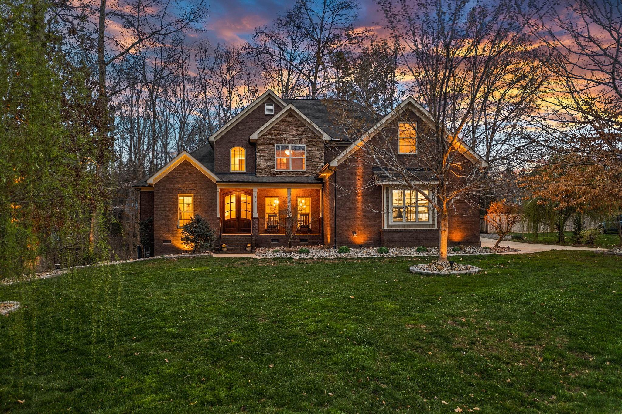 1070 Ridgeview Court