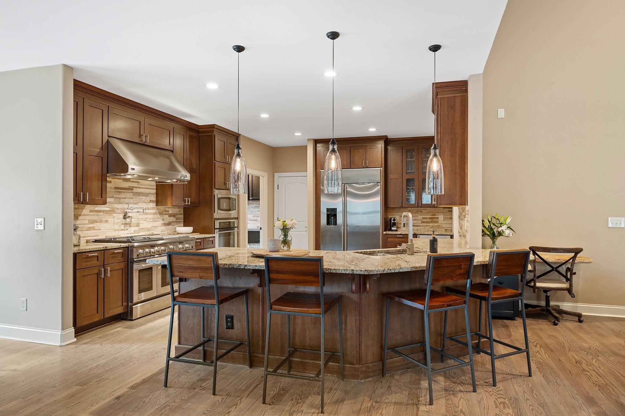 1070 Ridgeview Court