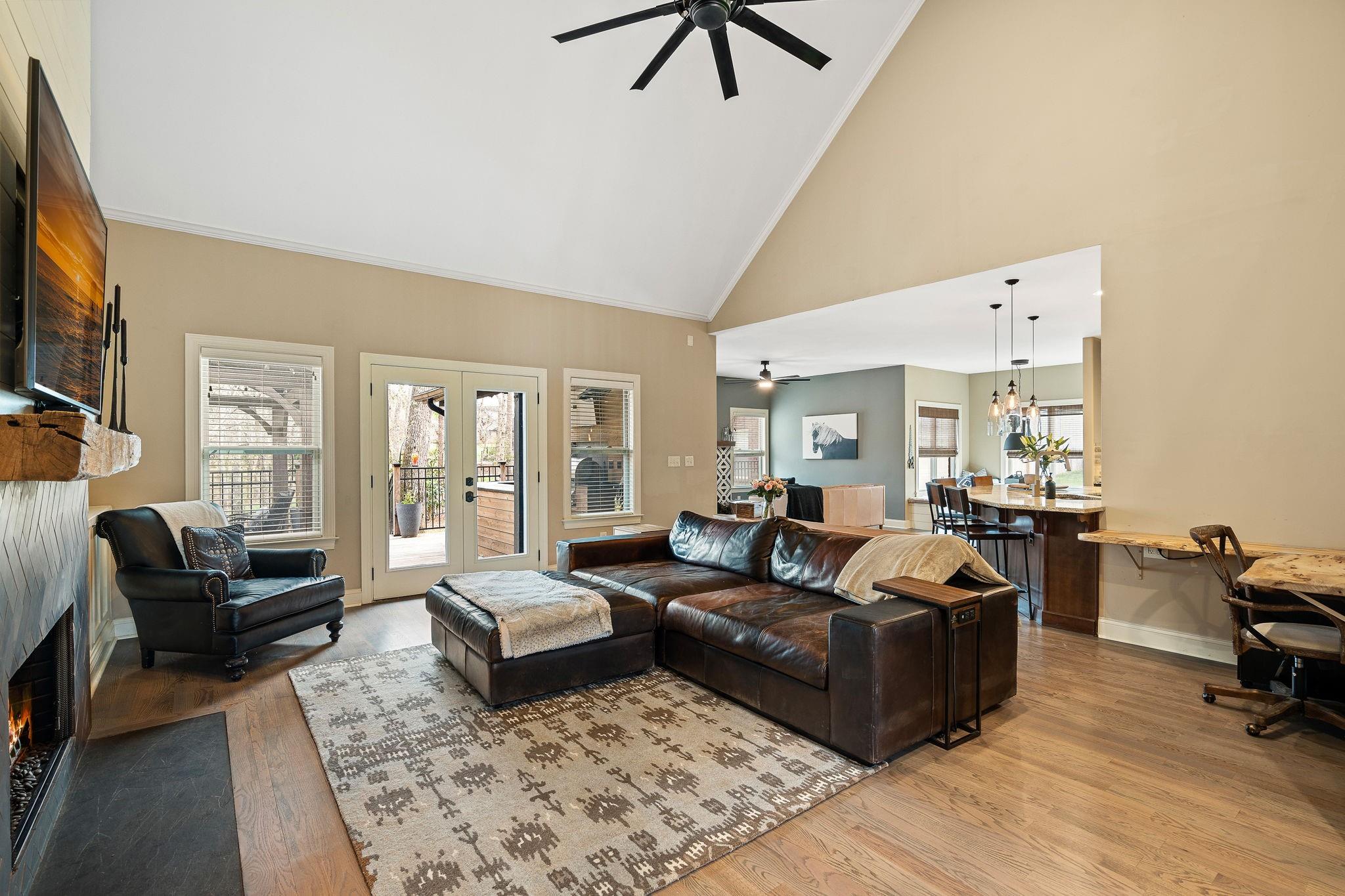 1070 Ridgeview Court