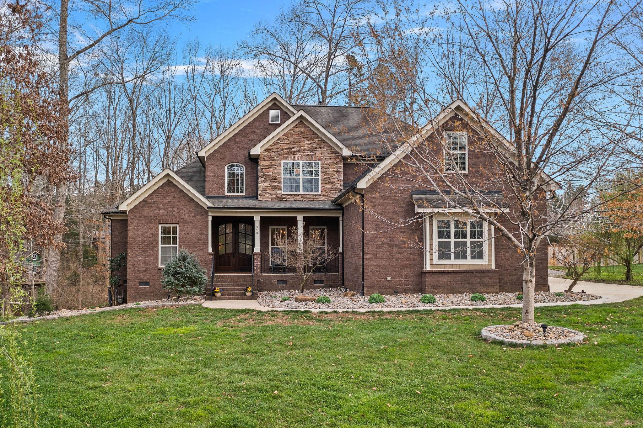 1070 Ridgeview Court