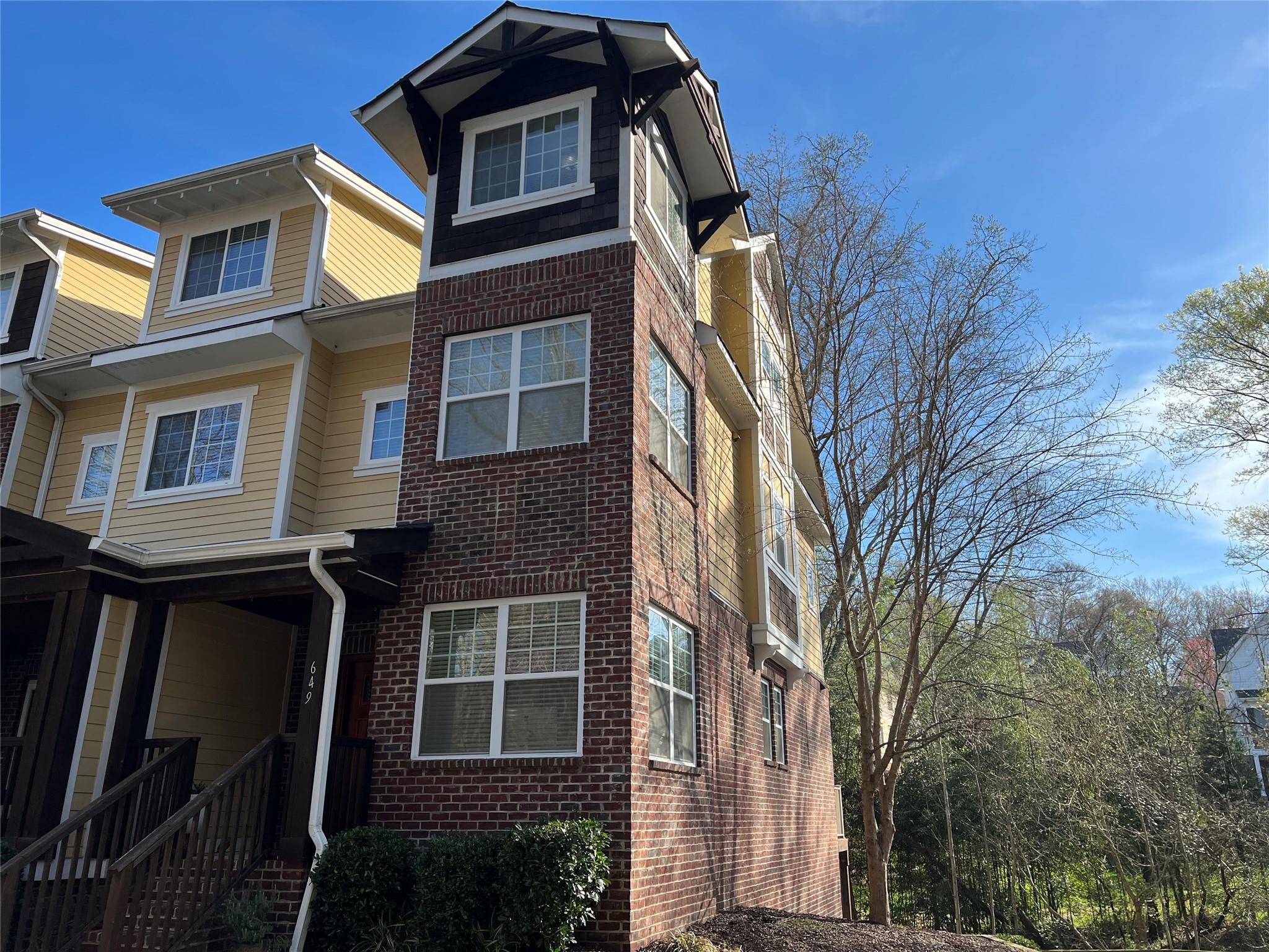 649 Village Main Circle