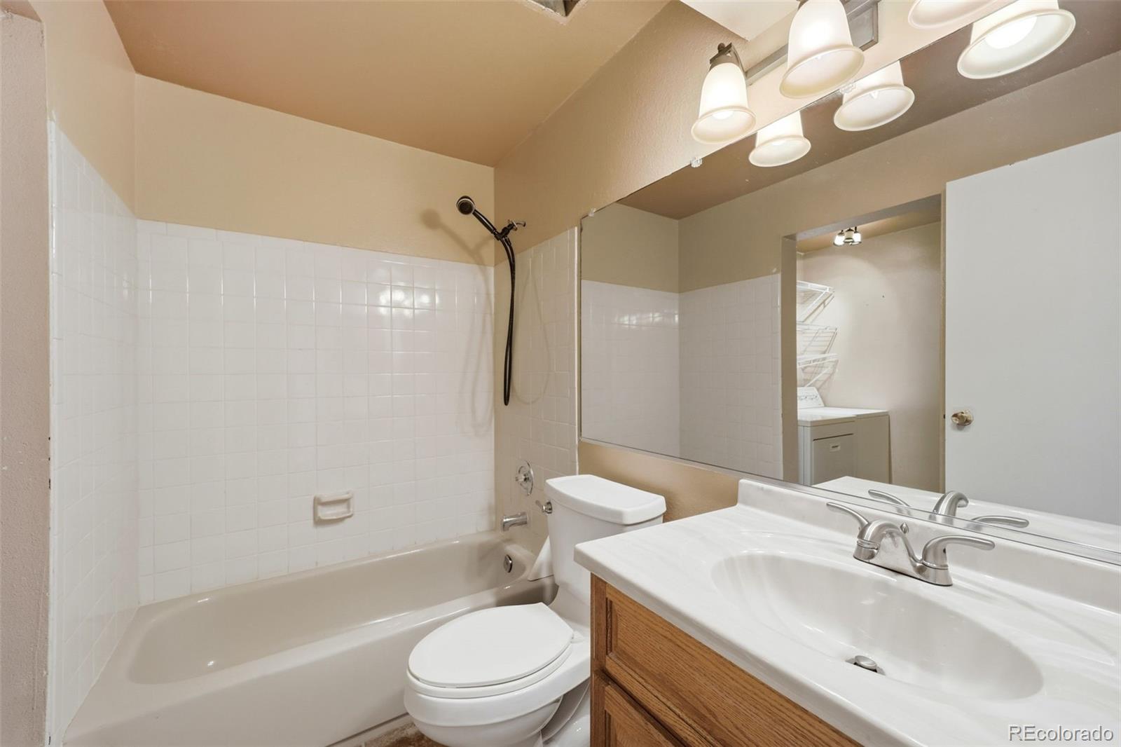 907 S Yampa Street Unit: 208
