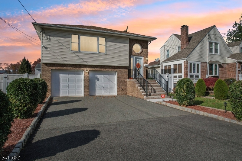 44 Joseph St