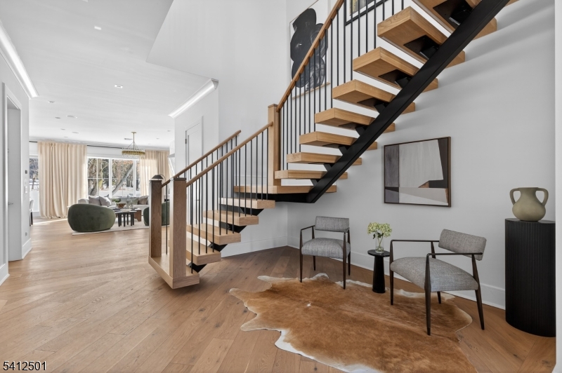 16-18 Paris Ave 3