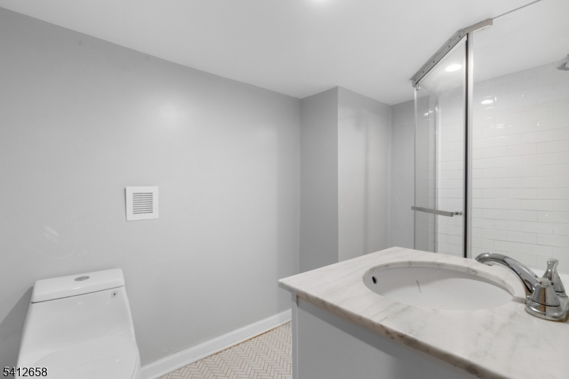 152-154 South Park 2