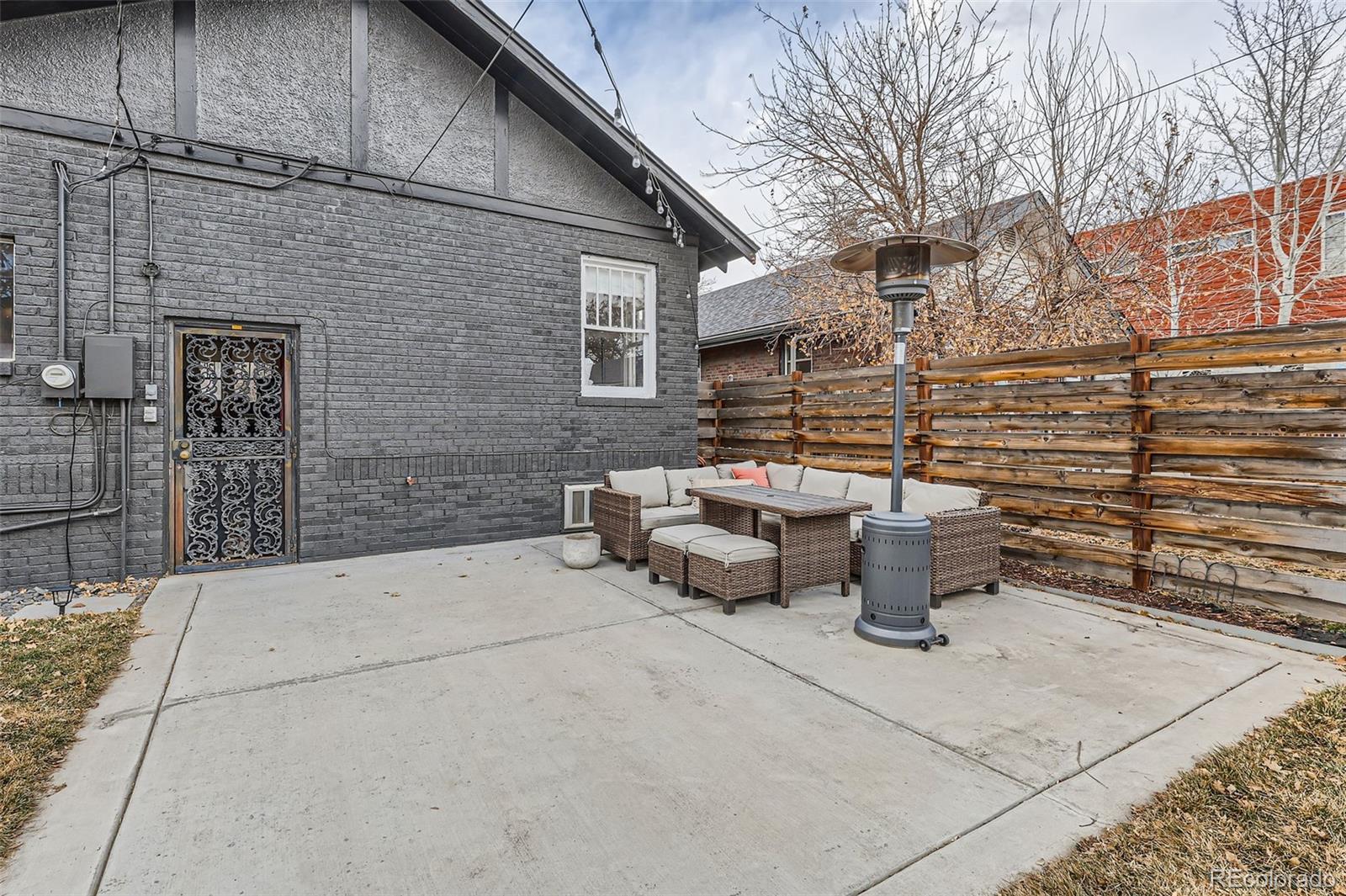 3138 N Josephine Street