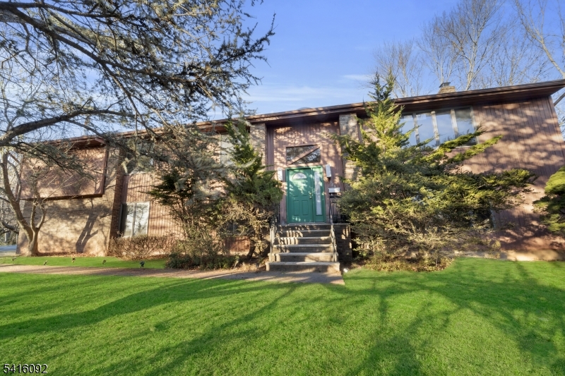 325 High St