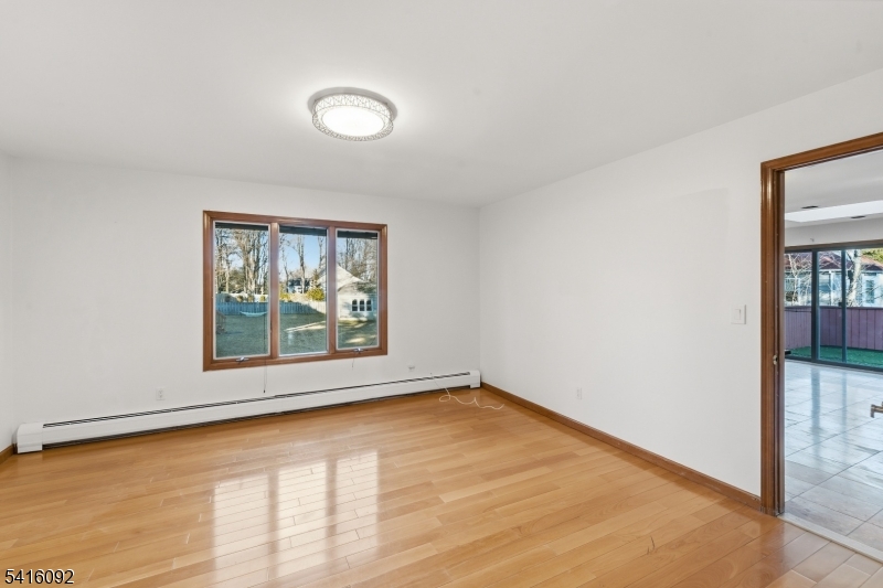 325 High St