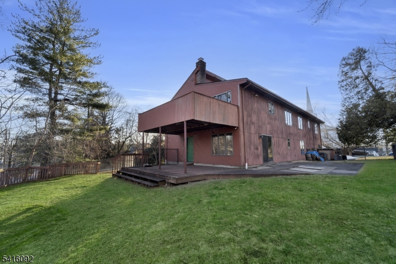 325 High St