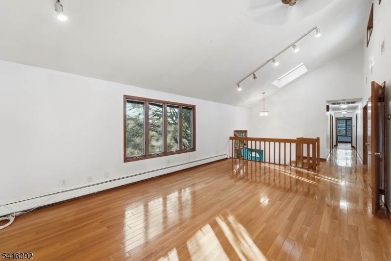 325 High St