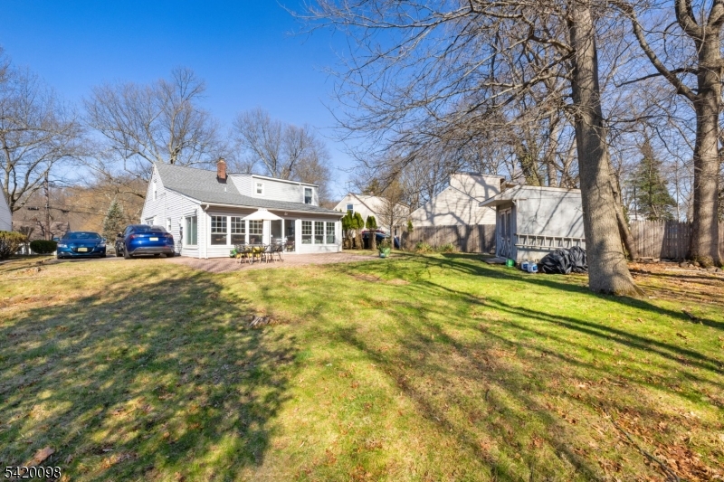 15 Nestro Rd