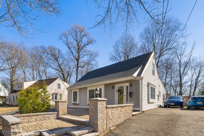 15 Nestro Rd