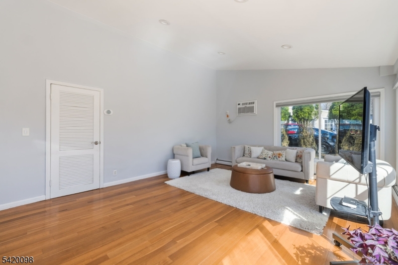 15 Nestro Rd