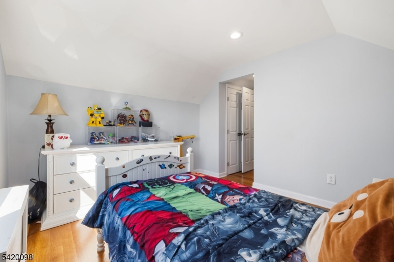 15 Nestro Rd