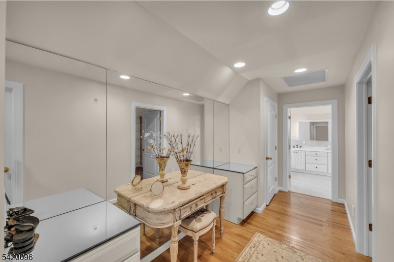 136 Tappan Rd