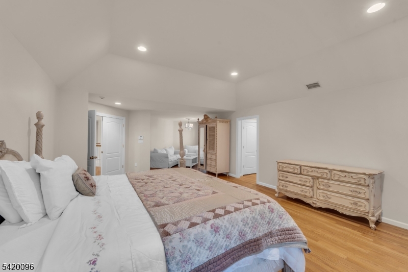 136 Tappan Rd