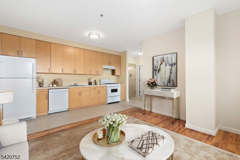 520 Belleville Ave N215