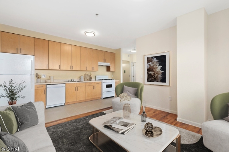 520 Belleville Ave S109